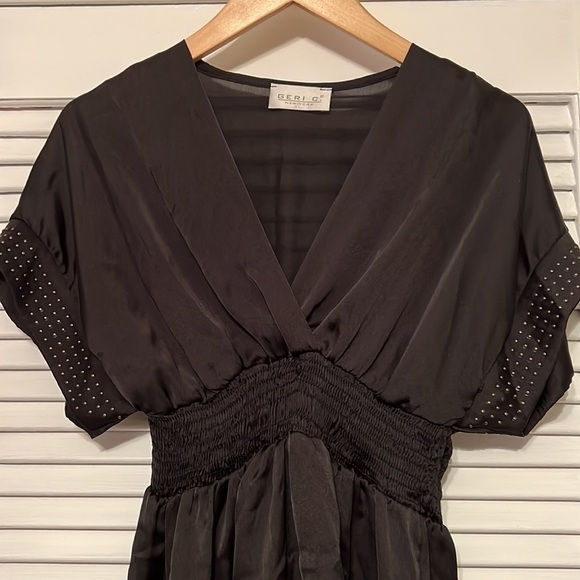 Women’s Top - Picture 8 of 14